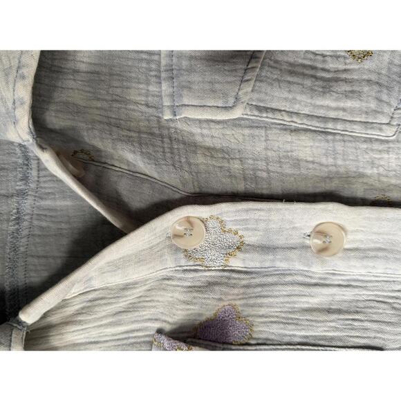 Mystree Light Gray Embroidered Button-Up Shirt - Picture 4 of 9